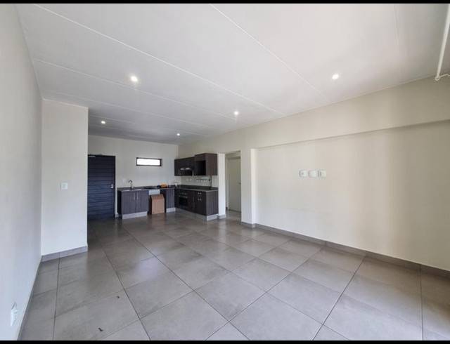 2 BEDROOM APARTMENT FOR SALE IN BRYANSTON
